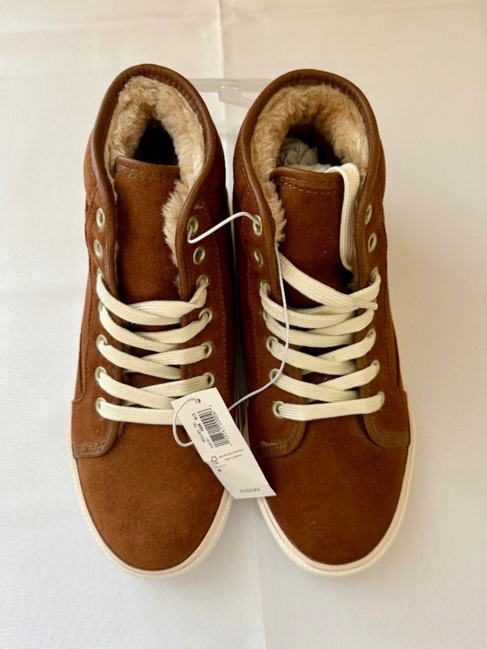 New Old Navy Boys or Girls Faux Suede lined high top sneakers size 4 Youth